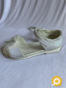Босоножки белые, нарядные, с серебристым бантом для девочки, р. 34