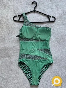 Купальник слитный, размер 38, рост 156-160