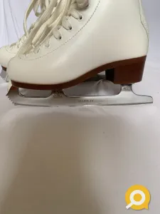 Коньки «Twizzle Prima» белые для фигурного катания. Размер 33. Производство Россия-Италия.