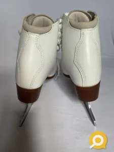 Коньки «Twizzle Prima» белые для фигурного катания. Размер 33. Производство Россия-Италия.