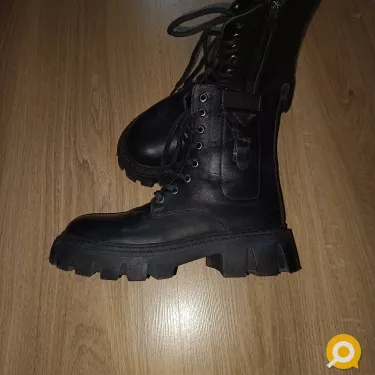 Женские ботинки